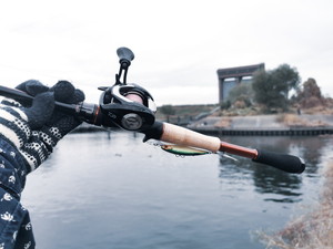 埼玉の荒川第一調整池排水門、荒川温泉でニコ生中にヘラブナとボラ、そして鯉が釣れる