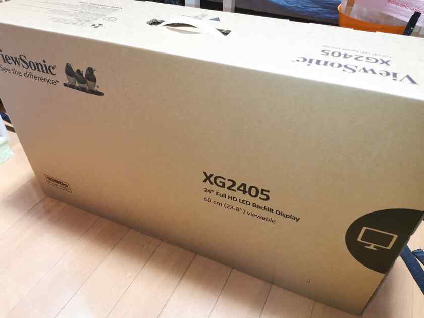 ViewSonicのゲーミングディスプレイXG2405はIPS液晶です。
TN液晶バージョンの安いのもありますが、色の再現性が全然違うので、IPS液晶のXG2405を購入しました。