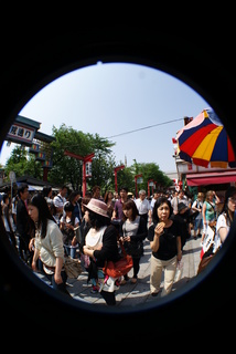 Lomo fisheye2、魚眼レンズで撮影した浅草の風景