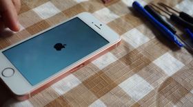 13_iPhone SEが起動し、液晶パネル交換完了！