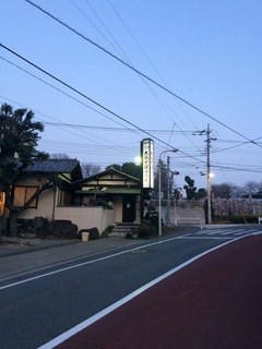 東京大仏付近の夕暮れ時の風景