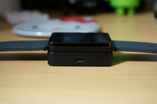 LG G Watch W100の充電台座