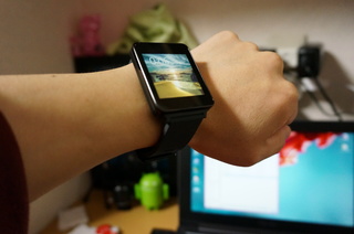 LG G Watch W100着用