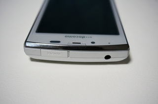 docomoのAQUOS PHONE SH-12C、トップ部分