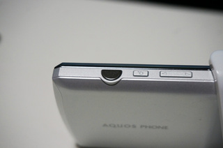 docomoのAQUOS PHONE SH-12Cはカメラの物理シャッターがあるので撮影が便利！