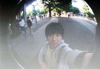 上野、国立科学博物館、大アマゾン展後にlomoのfisheye2で記念撮影