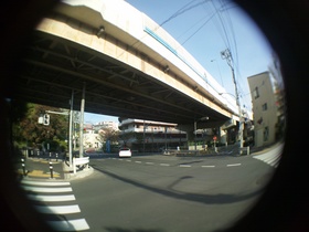 板橋区の見次公園前の高架