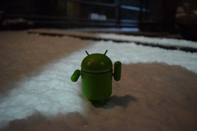 2016年1月18日、東京の大雪の日に上板橋でドロイド君をD5300で撮影