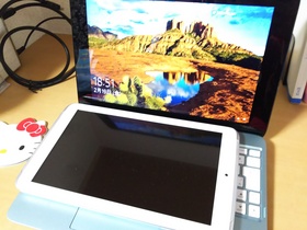 KENANのKBM-89-W、Windows 10タブレットとASUS TransBook T100HAの大きさ比較