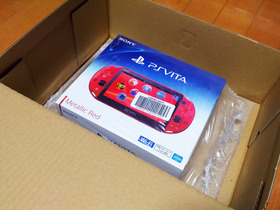 PSVita、Metallic Red(メタリックレッド)