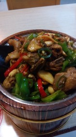 鶏肉の木桶飯！