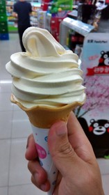 ファミマで買った約100円のソフトクリーム