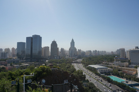 烏魯木斉（ウルムチ）の紅山公園から市内を眺める